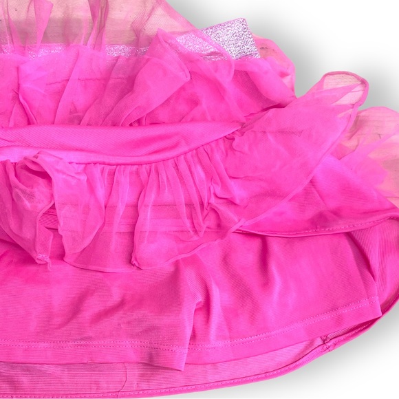 ✨GIRLS HOT PINK TURU WITH SHORTS✨ - Picture 2 of 5